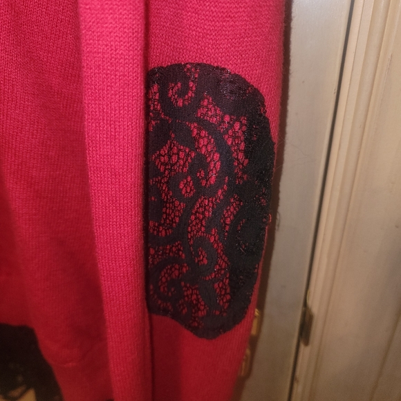 NWT Womens Plus sz 2X Torrid Red Sweater with black Lace Romantic - Picture 2 of 11